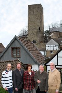 Alter und neuer Vorstand  - klick f�r gro�es Bild